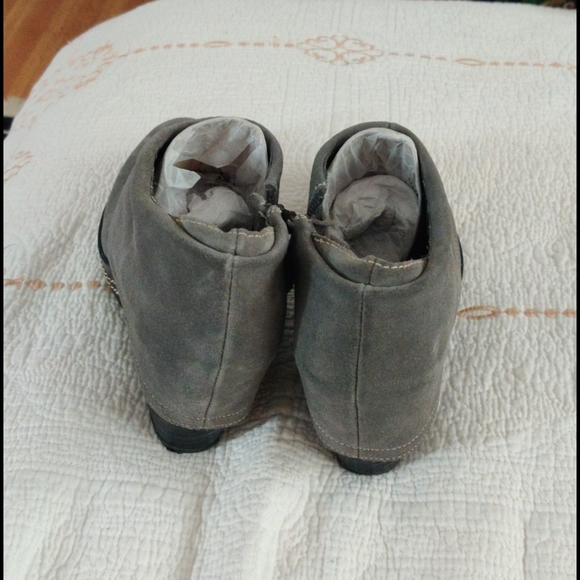 Dr Scholl's gray booties - Picture 3 of 3